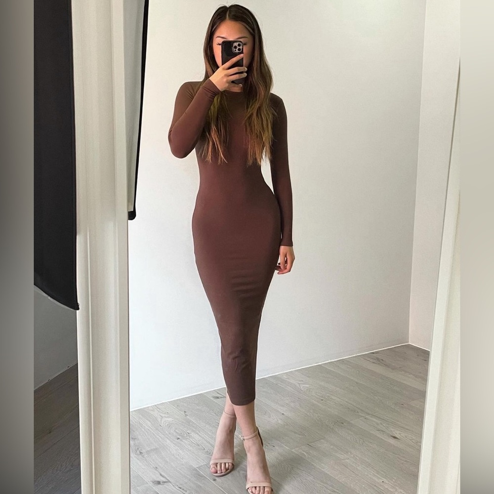 Bayse Long Sleeve Crew Neck Maxi Dress in Dark Brown